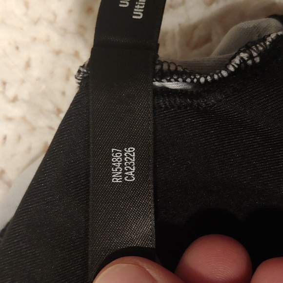 VS Pink Sport Bra Ultimate Lightly Lined Size Medium Black Multicolor - Picture 6 of 11